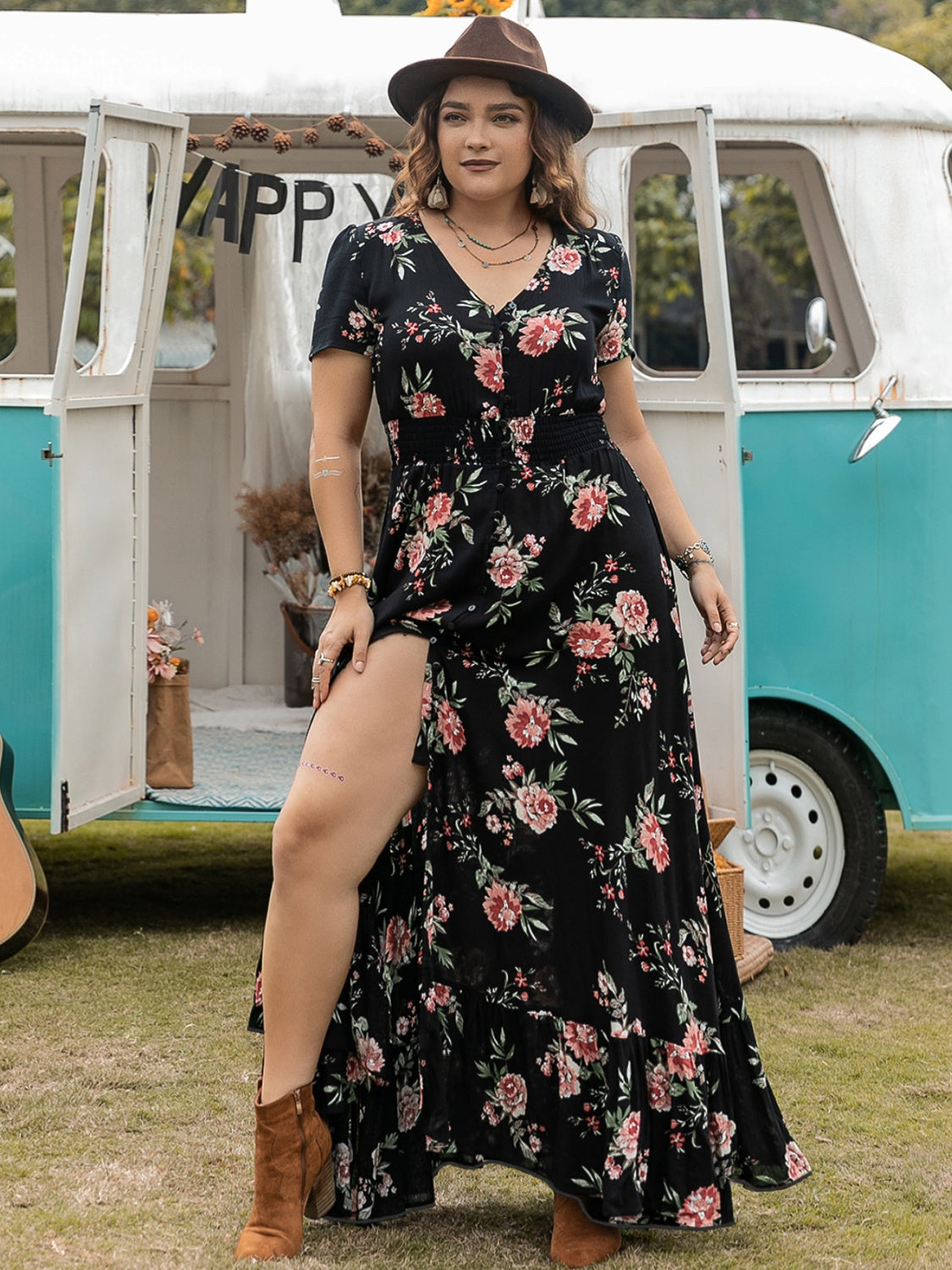 Plus Size Button Detail Printed V-Neck Short Sleeve Maxi Dress - Jsopretty.com